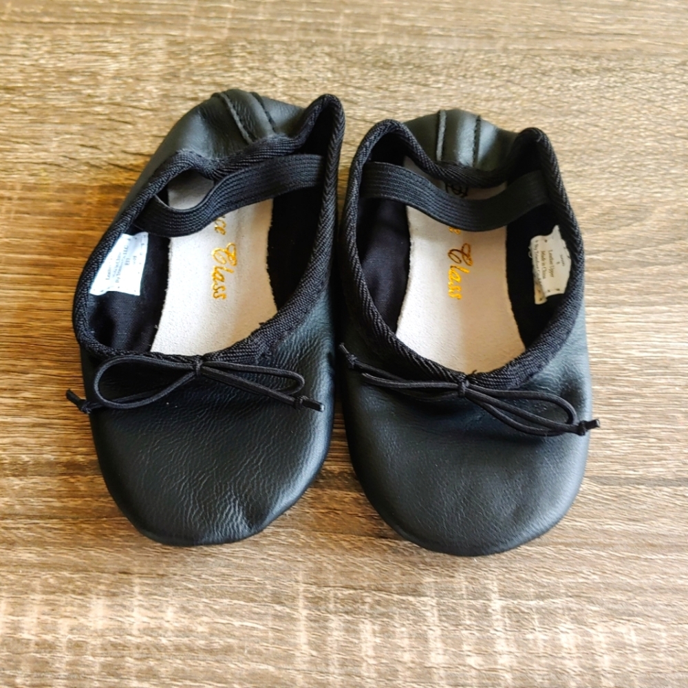 NWT Dance Class Girls Black Ballet Shoes sz 8